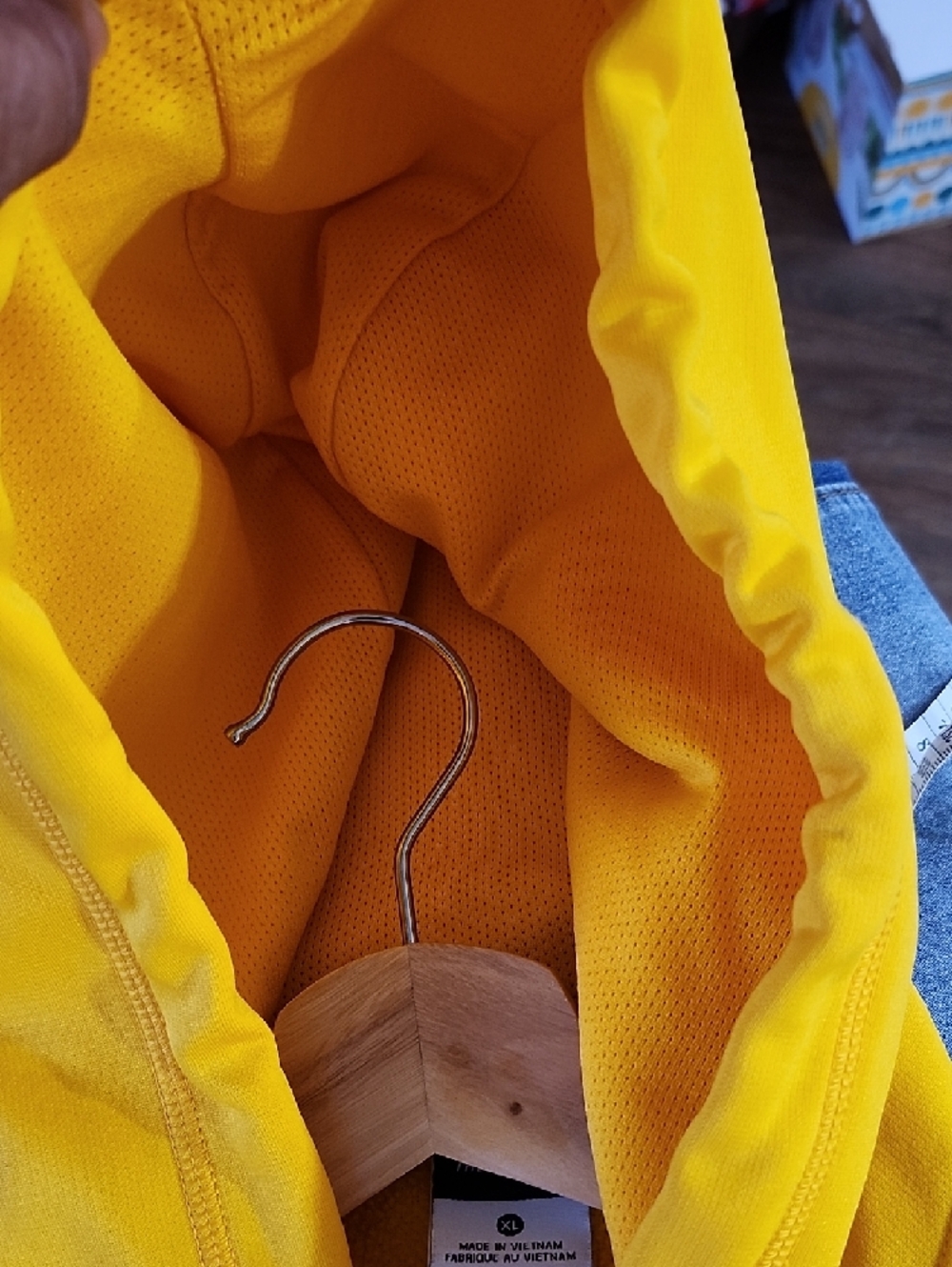 Nike Men's Therma-FIT Pullover Hoodie Yellow Sz XL EUC Nike Hoodie Activewear - Picture 9 of 9